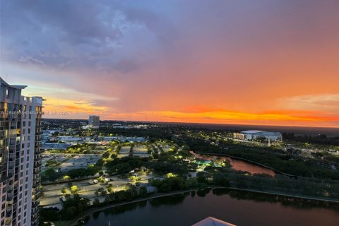 Condo in Sunrise, Florida, 1 bedroom  № 1843986 - photo 1