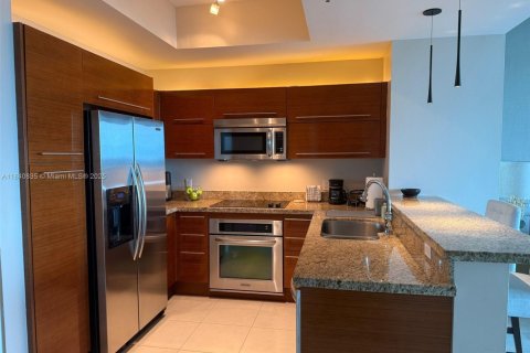 Condo in Sunrise, Florida, 1 bedroom  № 1843986 - photo 2