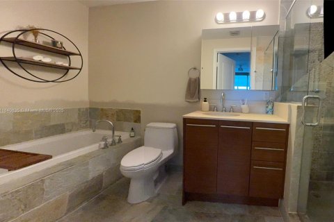 Condo in Sunrise, Florida, 1 bedroom  № 1843986 - photo 18