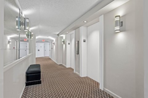Condominio en venta en West Palm Beach, Florida, 2 dormitorios, 144.65 m2 № 1945654 - foto 3