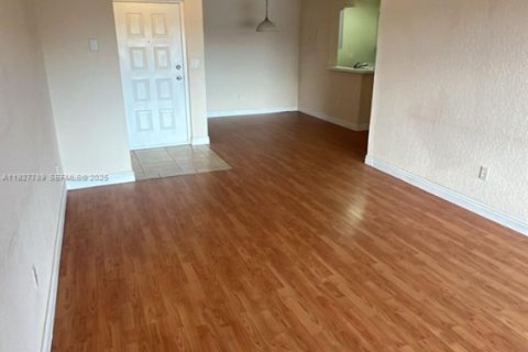 Снять в аренду кондоминиум в Окленд-Парк, Флорида 1 спальня, 73.02м2, № 1988029 - фото 8