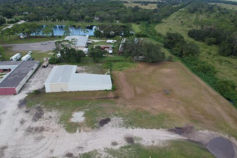 Propiedad comercial en venta en Okeechobee, Florida, 590.67 m2 № 689264 - foto 3