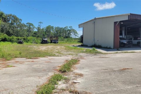 Propiedad comercial en venta en Okeechobee, Florida, 590.67 m2 № 689264 - foto 11