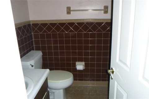 House in Auburndale, Florida 3 bedrooms, 117.06 sq.m. № 1808776 - photo 5