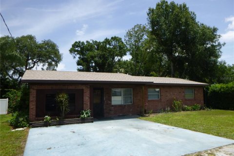 House in Auburndale, Florida 3 bedrooms, 117.06 sq.m. № 1808776 - photo 1
