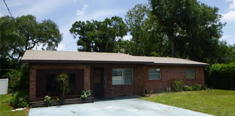 House in Auburndale, Florida 3 bedrooms, 117.06 sq.m. № 1808776