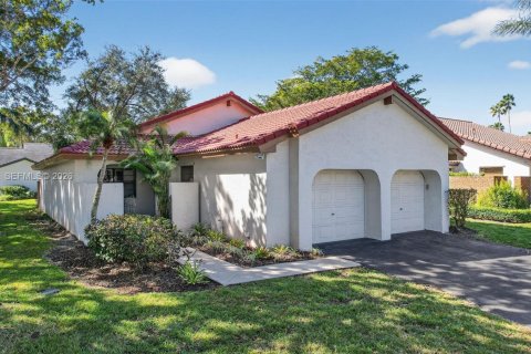 Villa ou maison à vendre à Weston, Floride: 3 chambres, 182.55 m2 № 2008371 - photo 2