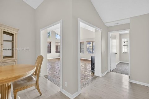 Villa ou maison à vendre à Weston, Floride: 3 chambres, 182.55 m2 № 2008371 - photo 16