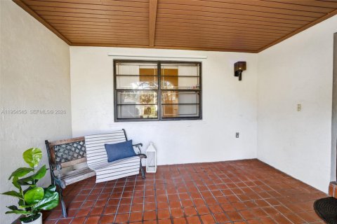 Villa ou maison à vendre à Weston, Floride: 3 chambres, 182.55 m2 № 2008371 - photo 4