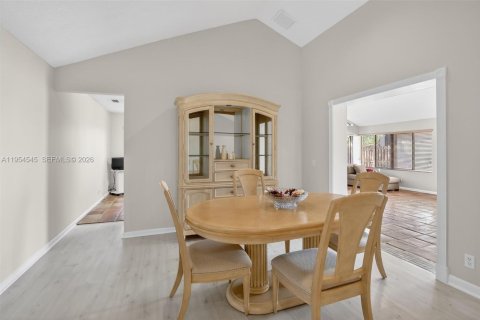 Villa ou maison à vendre à Weston, Floride: 3 chambres, 182.55 m2 № 2008371 - photo 17