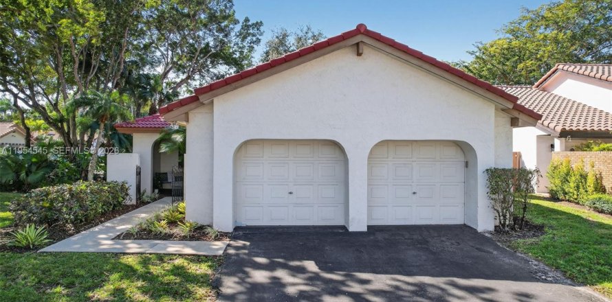 Villa ou maison à Weston, Floride 3 chambres, 182.55 m2 № 2008371