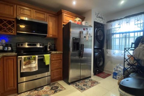 Copropriété à louer à Lauderhill, Floride: 2 chambres, 92.9 m2 № 2254517 - photo 2