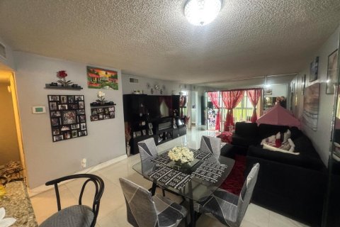 Copropriété à louer à Lauderhill, Floride: 2 chambres, 92.9 m2 № 2254517 - photo 6