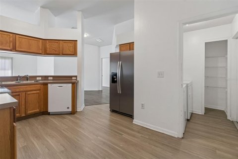 Villa ou maison à vendre à Zephyrhills, Floride: 4 chambres, 145.3 m2 № 2231731 - photo 30
