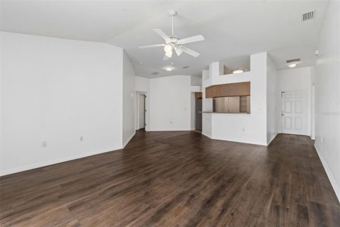 Villa ou maison à vendre à Zephyrhills, Floride: 4 chambres, 145.3 m2 № 2231731 - photo 24