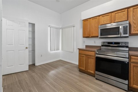 Villa ou maison à vendre à Zephyrhills, Floride: 4 chambres, 145.3 m2 № 2231731 - photo 28