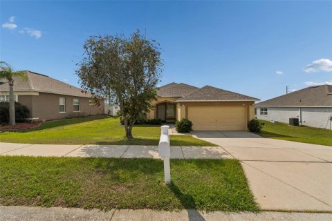 Villa ou maison à vendre à Zephyrhills, Floride: 4 chambres, 145.3 m2 № 2231731 - photo 5
