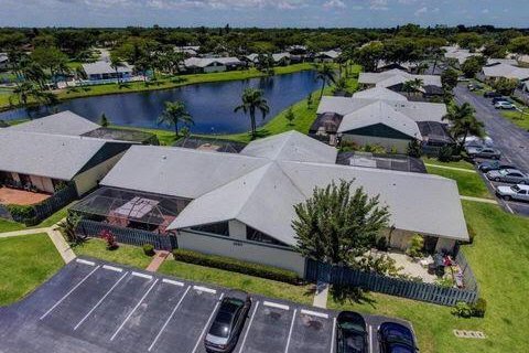 House in West Palm Beach, Florida 3 bedrooms, 123.75 sq.m. № 2184281