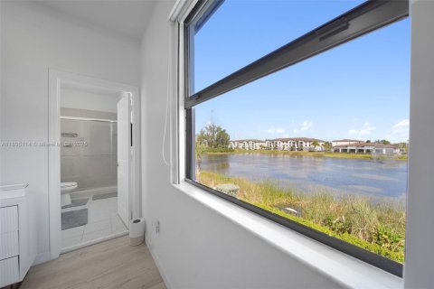 Купить таунхаус в Майами-Гарденс, Флорида 3 спальни, 148.18м2, № 2014221 - фото 15