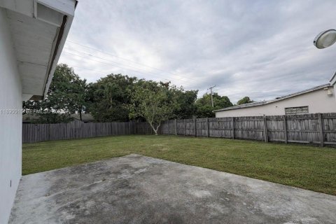 Купить виллу или дом в Майами, Флорида 3 спальни, 100.33м2, № 1945406 - фото 15