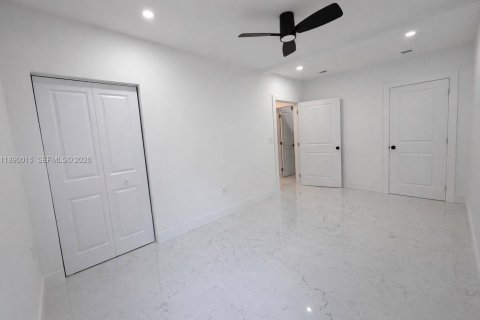 Купить виллу или дом в Майами, Флорида 3 спальни, 100.33м2, № 1945406 - фото 20