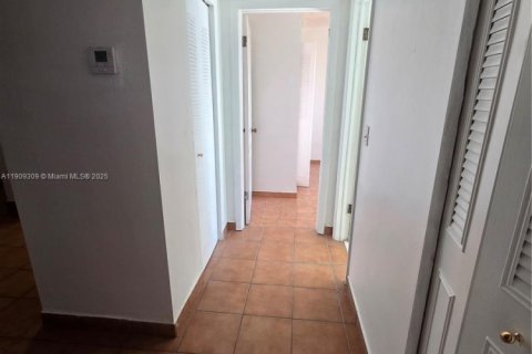 Copropriété à vendre à Miami, Floride: 2 chambres, 66.43 m2 № 1965333 - photo 9