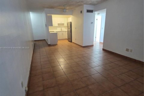 Copropriété à vendre à Miami, Floride: 2 chambres, 66.43 m2 № 1965333 - photo 3