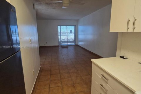 Copropriété à vendre à Miami, Floride: 2 chambres, 66.43 m2 № 1965333 - photo 7