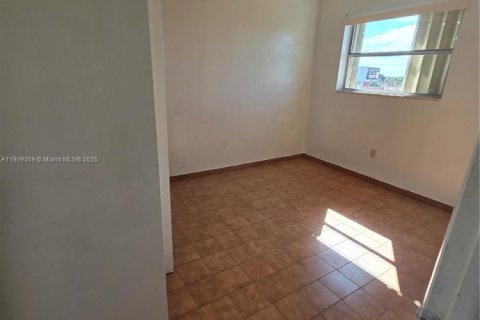 Copropriété à vendre à Miami, Floride: 2 chambres, 66.43 m2 № 1965333 - photo 14