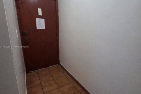 Copropriété à vendre à Miami, Floride: 2 chambres, 66.43 m2 № 1965333 - photo 19