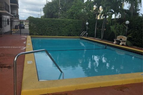 Copropriété à vendre à Miami, Floride: 2 chambres, 66.43 m2 № 1965333 - photo 22