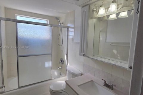 Copropriété à vendre à Miami, Floride: 2 chambres, 66.43 m2 № 1965333 - photo 13