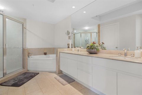 Снять в аренду кондоминиум в Майами, Флорида 2 спальни, 157.38м2, № 2058500 - фото 30