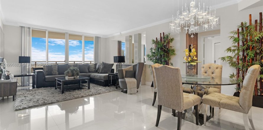 Кондоминиум с 2 спальнями в Майами, Флорида № 2058500