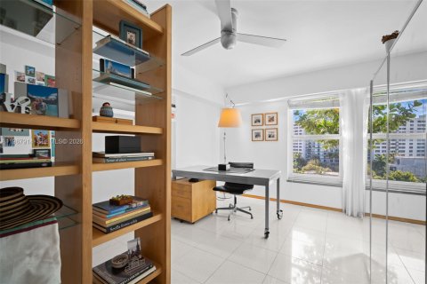 Condominio en venta en Miami Beach, Florida, 2 dormitorios, 92.16 m2 № 2029435 - foto 18