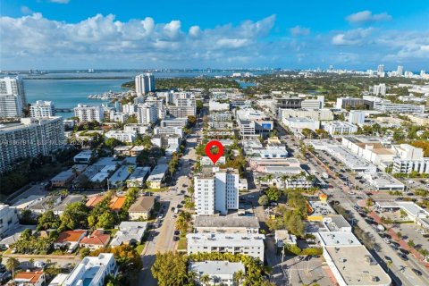 Condominio en venta en Miami Beach, Florida, 2 dormitorios, 92.16 m2 № 2029435 - foto 11