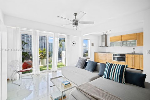 Condominio en venta en Miami Beach, Florida, 2 dormitorios, 92.16 m2 № 2029435 - foto 2