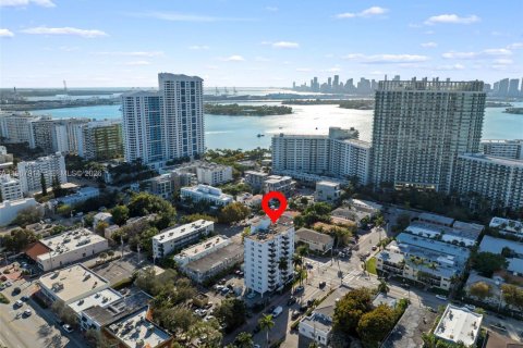 Condominio en venta en Miami Beach, Florida, 2 dormitorios, 92.16 m2 № 2029435 - foto 17