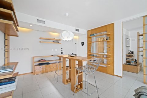 Condominio en venta en Miami Beach, Florida, 2 dormitorios, 92.16 m2 № 2029435 - foto 16