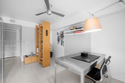 Condominio en venta en Miami Beach, Florida, 2 dormitorios, 92.16 m2 № 2029435 - foto 19