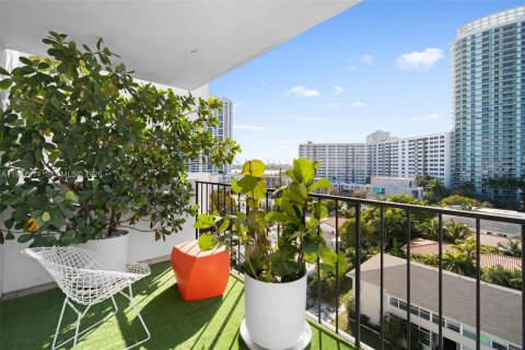 Condominio en venta en Miami Beach, Florida, 2 dormitorios, 92.16 m2 № 2029435 - foto 3