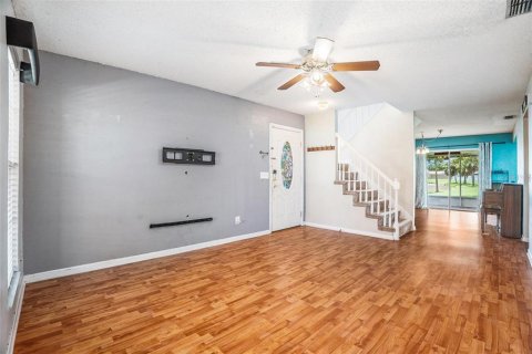 House in Tampa, Florida 3 bedrooms, 132.76 sq.m. № 1847408 - photo 7