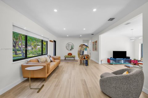 Casa en venta en Miami Shores, Florida, 2 dormitorios, 151.43 m2 № 2029106 - foto 8