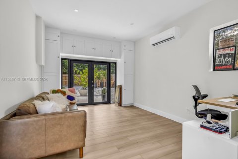 Casa en venta en Miami Shores, Florida, 2 dormitorios, 151.43 m2 № 2029106 - foto 21