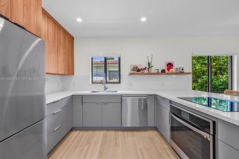 Casa en venta en Miami Shores, Florida, 2 dormitorios, 151.43 m2 № 2029106 - foto 7