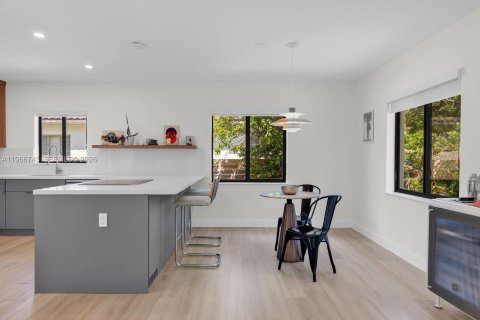 Casa en venta en Miami Shores, Florida, 2 dormitorios, 151.43 m2 № 2029106 - foto 13