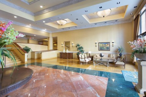 Condo in Miami, Florida, 2 bedrooms  № 1993729 - photo 18