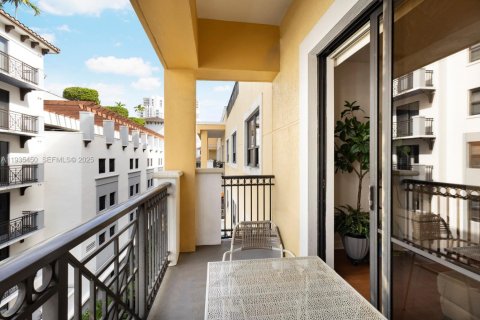 Condo in Miami, Florida, 2 bedrooms  № 1993729 - photo 8