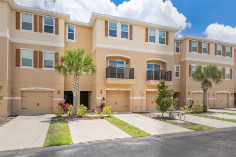 Adosado en venta en New Port Richey, Florida, 3 dormitorios, 153.47 m2 № 1881045 - foto 11