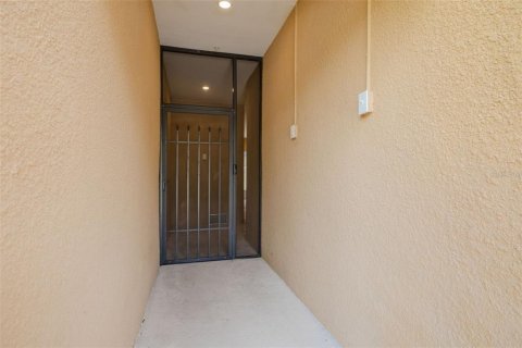 Adosado en venta en New Port Richey, Florida, 3 dormitorios, 153.47 m2 № 1881045 - foto 2